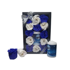Boite noire de 13 roses de savon bleu foncé et blanc avec bougie joyeux noël nuit magique