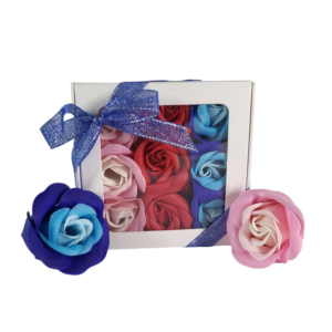 Boite blanche de 9 roses de savon alignées rose tricolore rouge et bleu tricolore