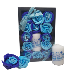 Boite noire de 13 roses de savon bleu et bleu tricolore avec bougie fête des grand-mères