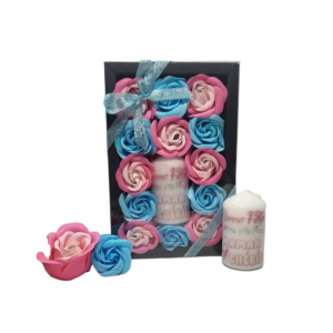 Boite noire de 13 roses de savon bleu et rose tricolore avec bougie fête des mères