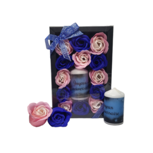 Boite noire de 13 roses de savon bleu foncé et rose tricolore avec bougie joyeux anniversaire