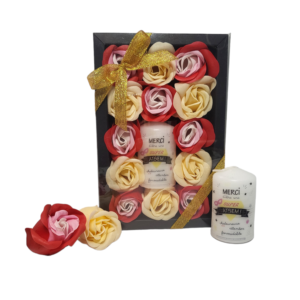 Boite noire de 13 roses de savon écru et rouge tricolore avec bougie remerciements atsem