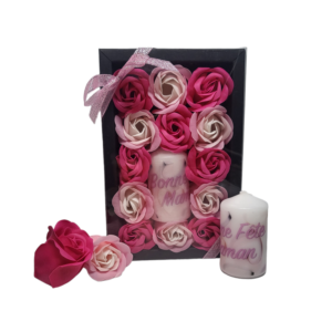 Boite noire de 13 roses de savon rose foncé et rose tricolore avec bougie fête des mères