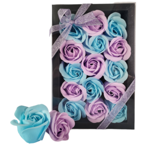 Boite noire de 15 roses de savon bleu clair et violet clair