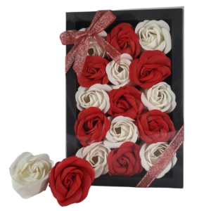 Boite noire de 15 roses de savon rouge et blanc