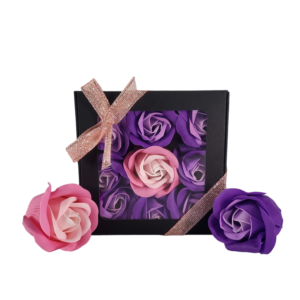 Boite noire de 9 roses de savon en carré violet tricolore et rose tricolore